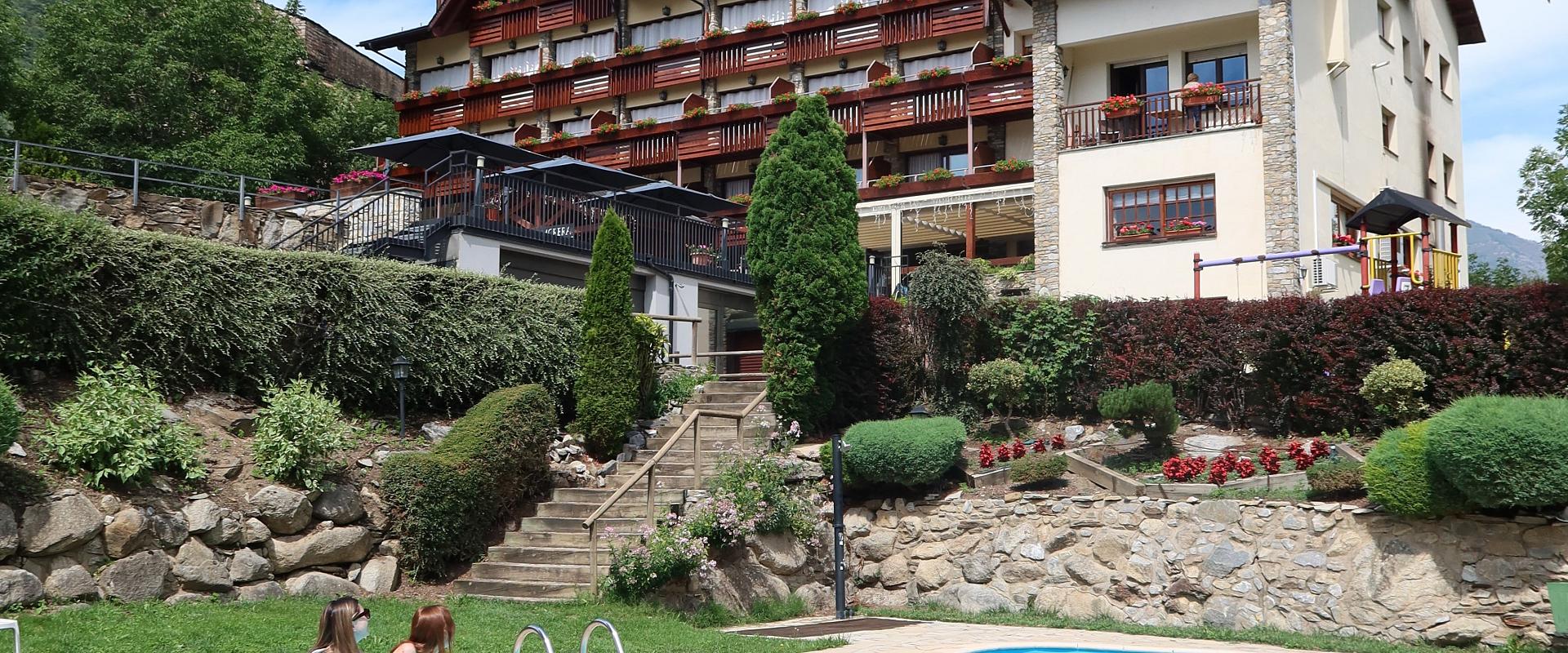 Piscina a Hotel València d'Àneu
