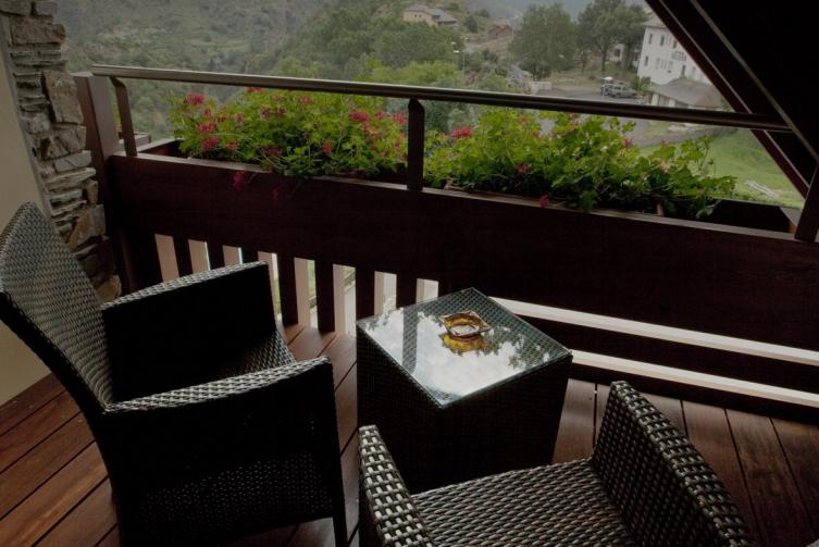 Junior suite bonaigua terrace views Hotel La Morera València d'àneu Lleida