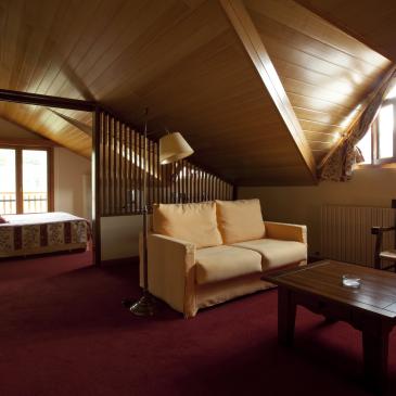 Junior suite encantats Hotel La Morera València d'Àneu Lleida